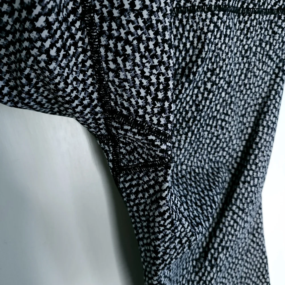 Lululemon Wunder Under Crop III Luxstreme 21in Sz12